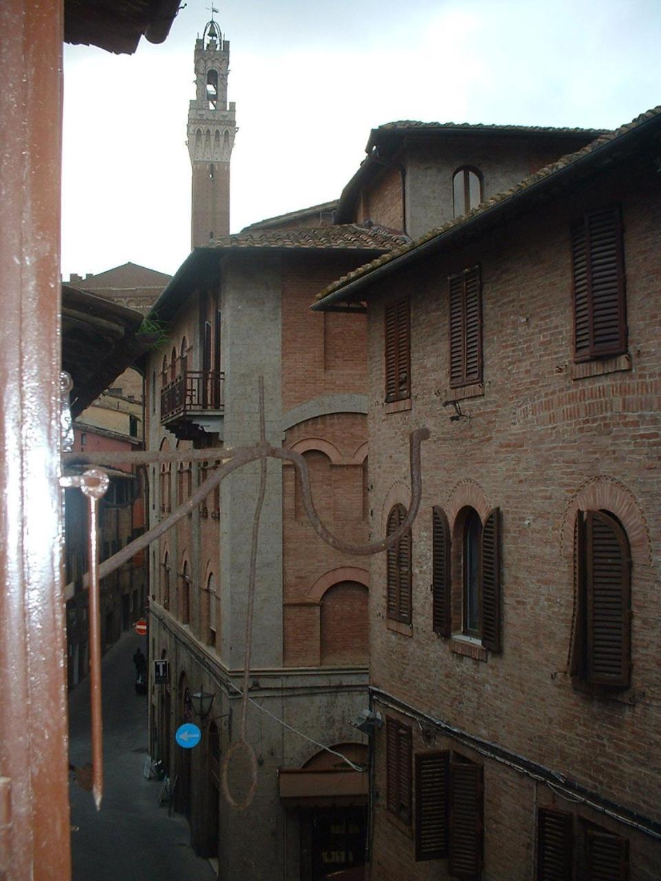 Casa Vacanze Il Campo Siena Ruang foto